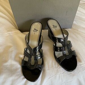 Life Stride Black Heels with Elegant Design